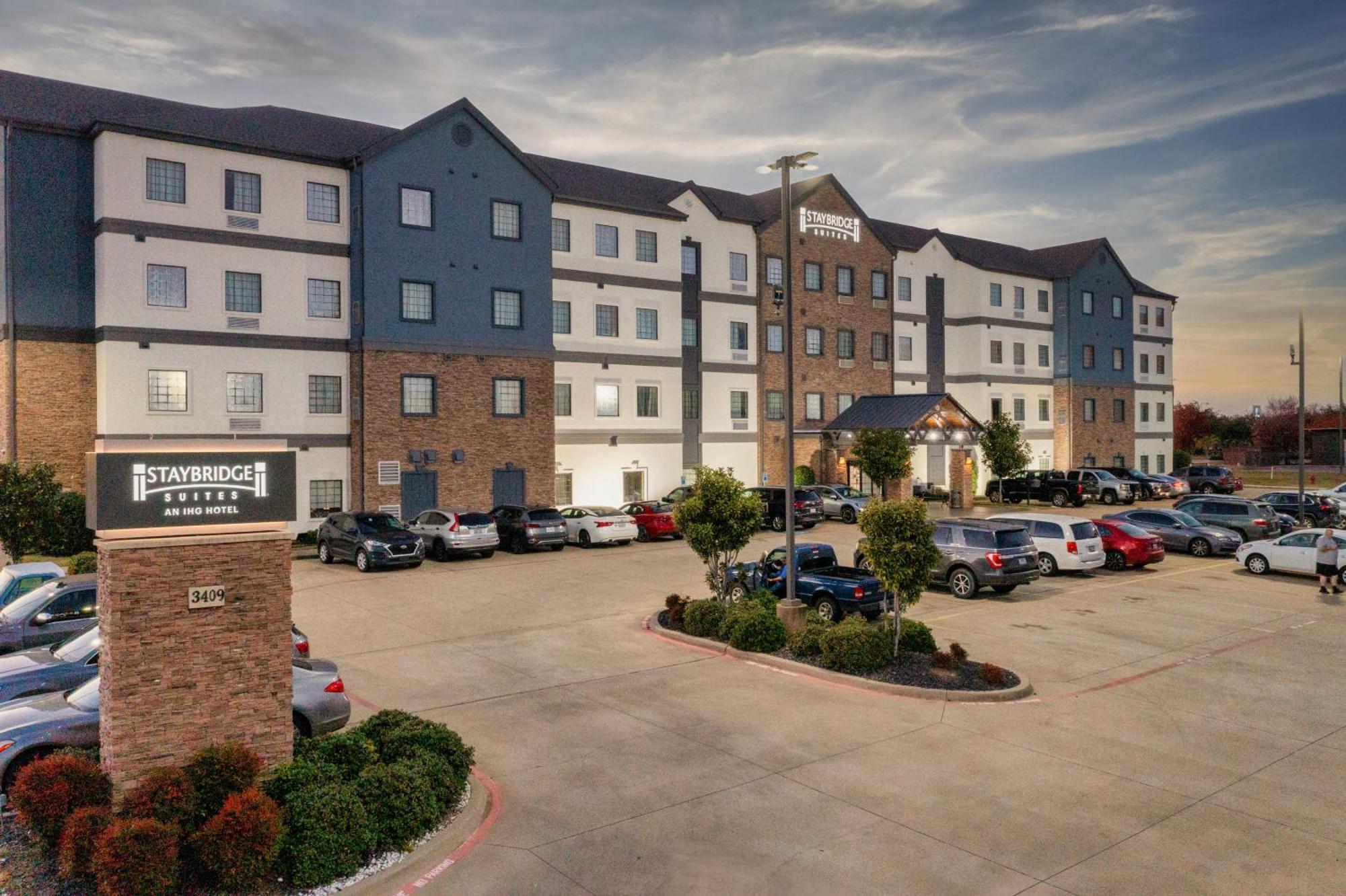 Hotel Staybridge By Ihg 3*