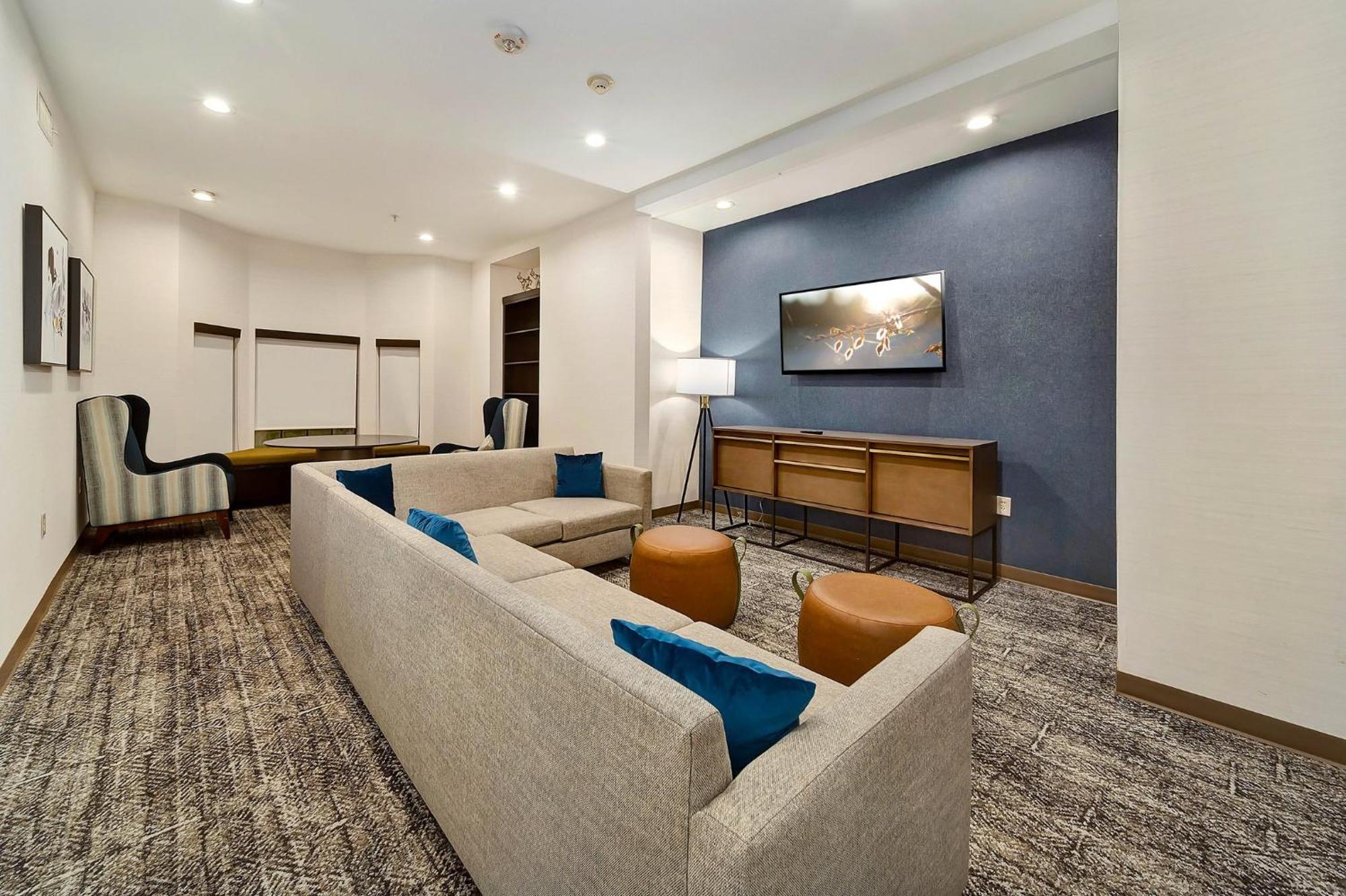 Staybridge By Ihg 3*