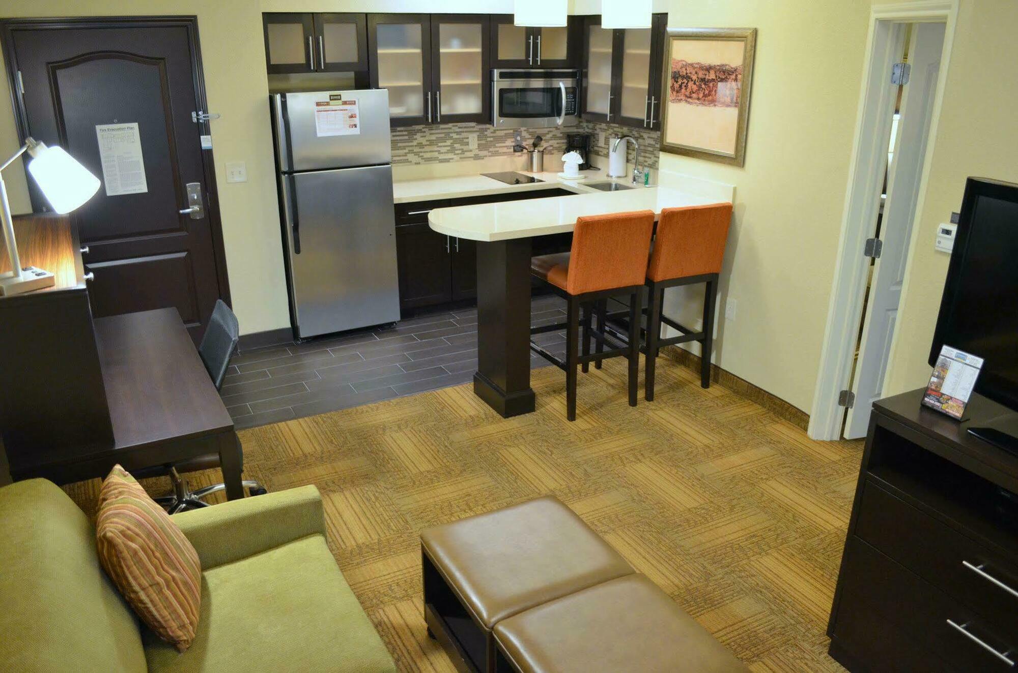 Staybridge By Ihg Hotel