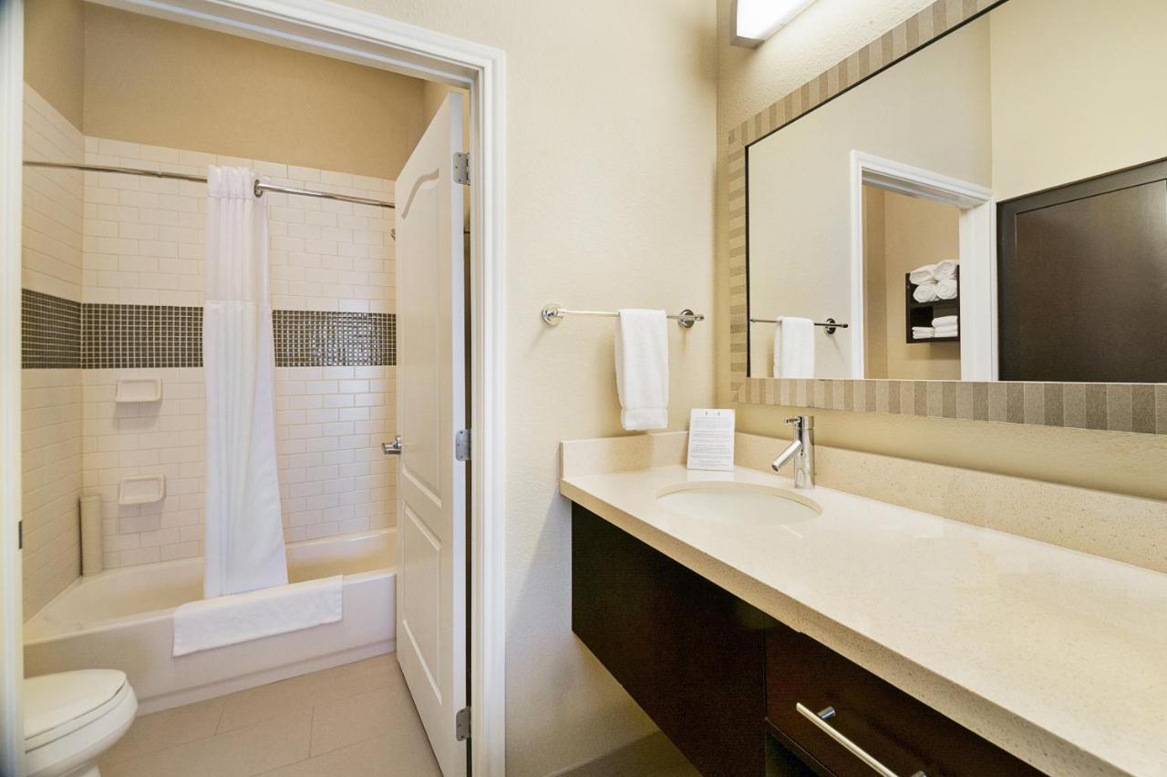 Staybridge By Ihg Hotel 3*