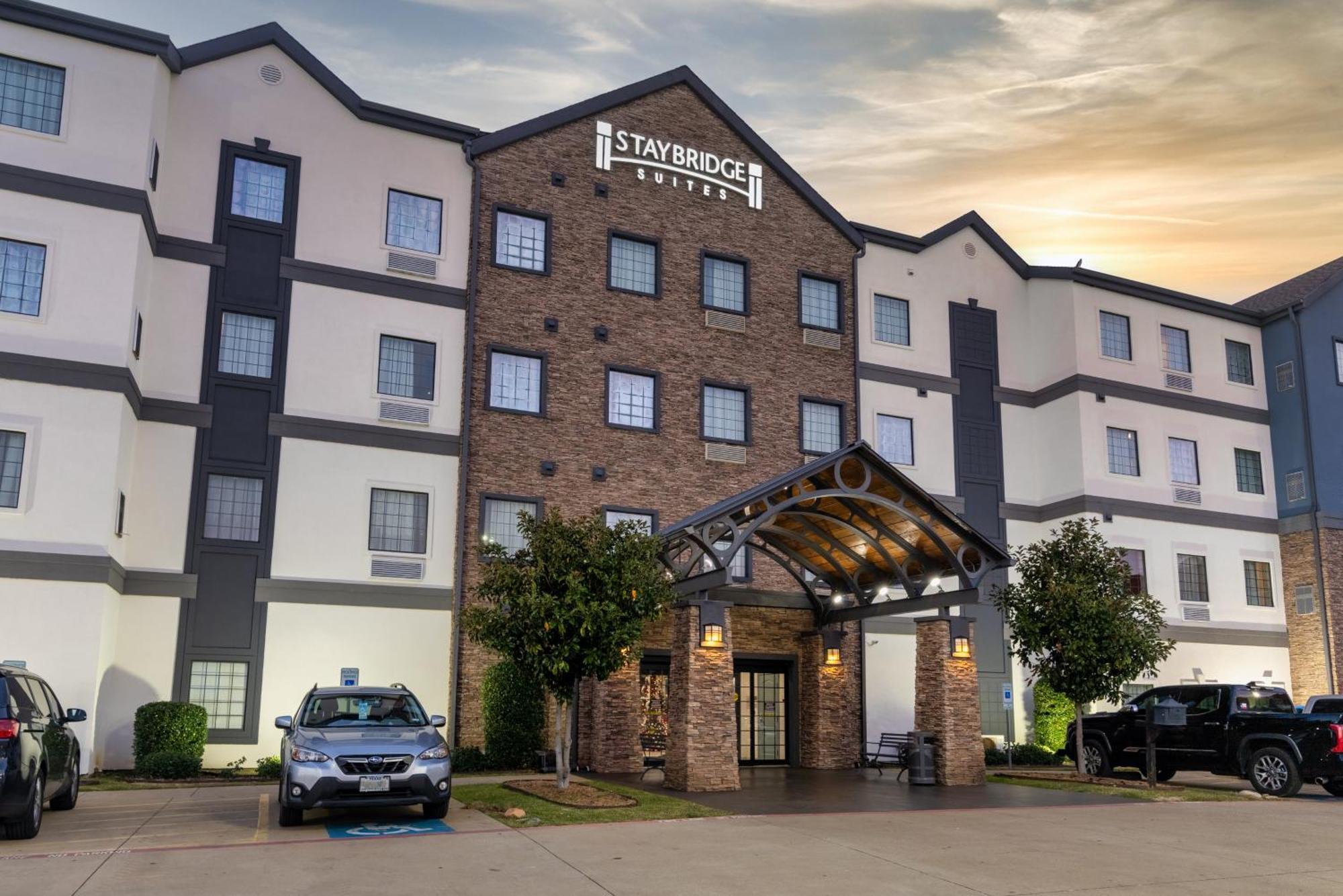 Staybridge By Ihg Hotel