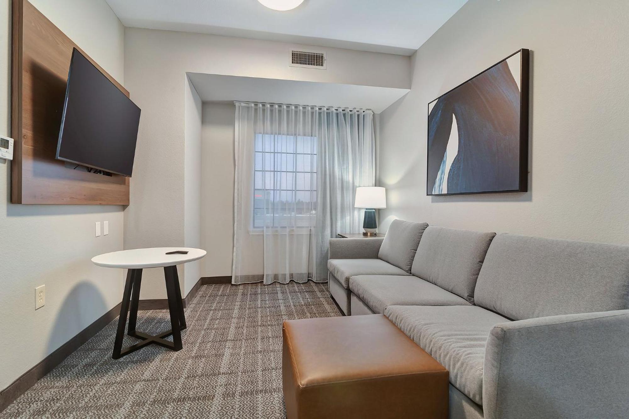 Staybridge By Ihg Hotel 3*