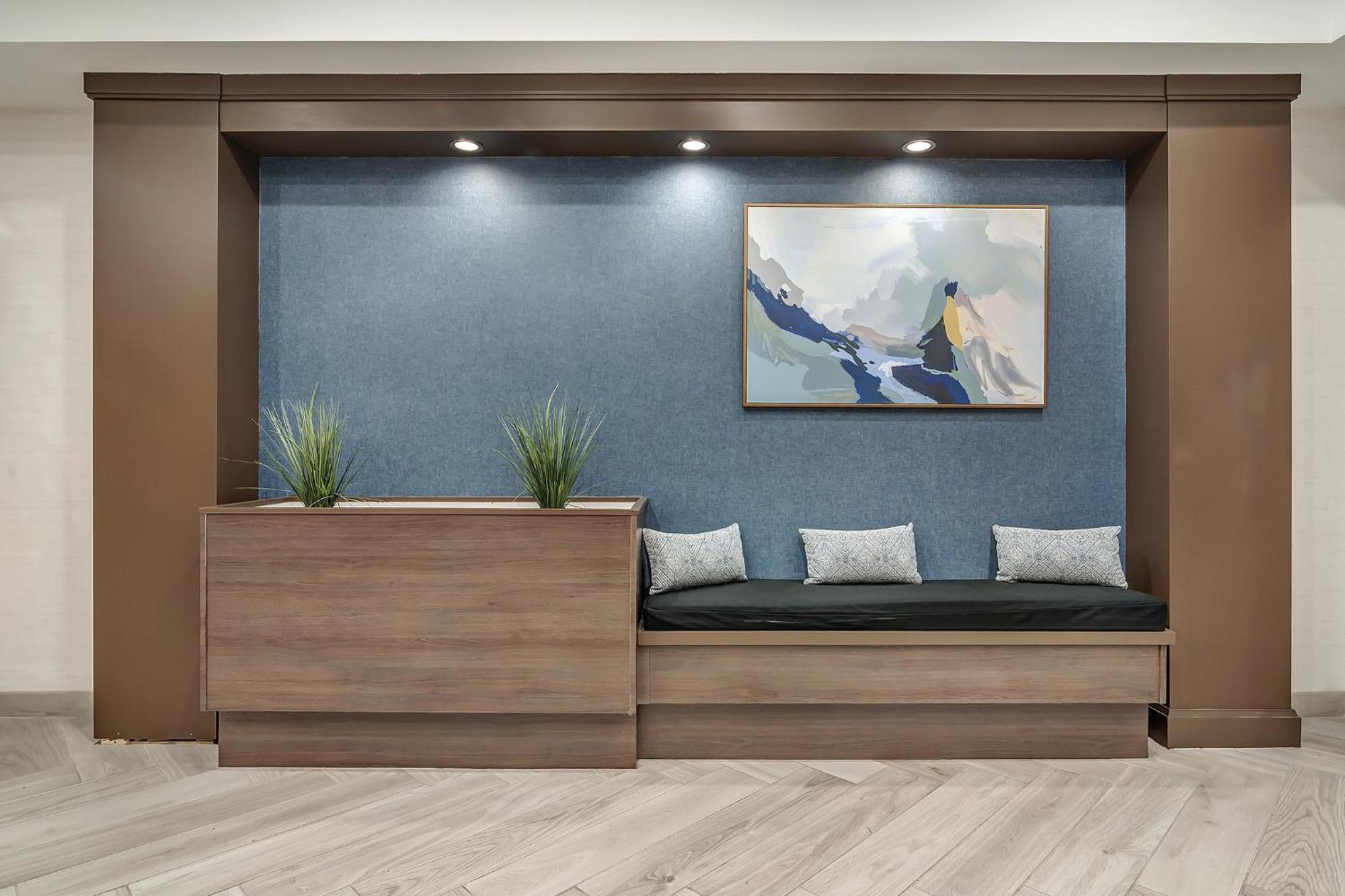 Hotel Staybridge By Ihg 3*