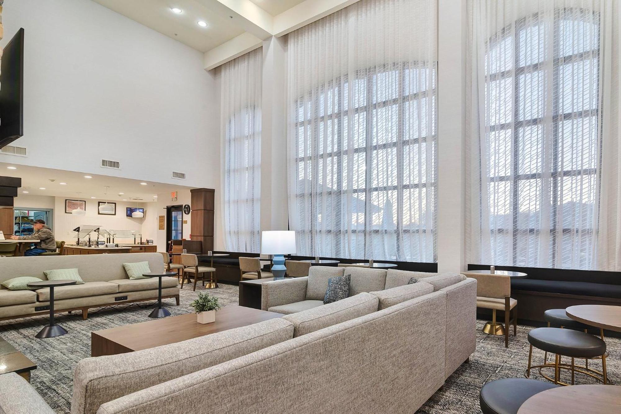 Hotel Staybridge By Ihg 3*